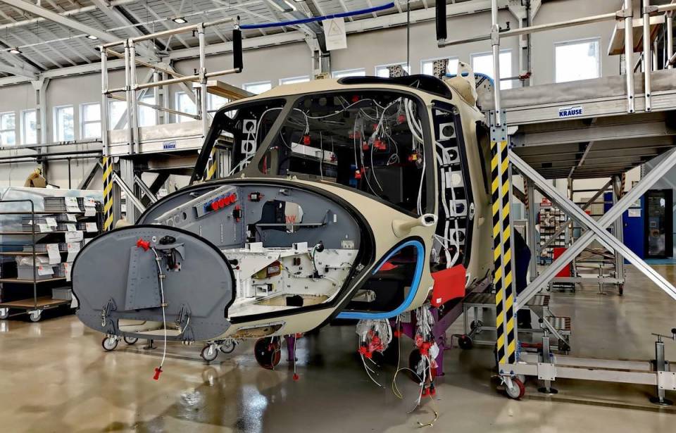 波蘭航空里程碑 首架國(guó)產(chǎn)AW149直升機(jī)完成首飛，共訂購(gòu)32架